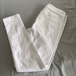 American Eagle White Jeans